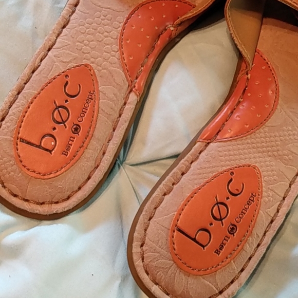 Women's Size 7 Born Concept Sandals - Picture 5 of 5